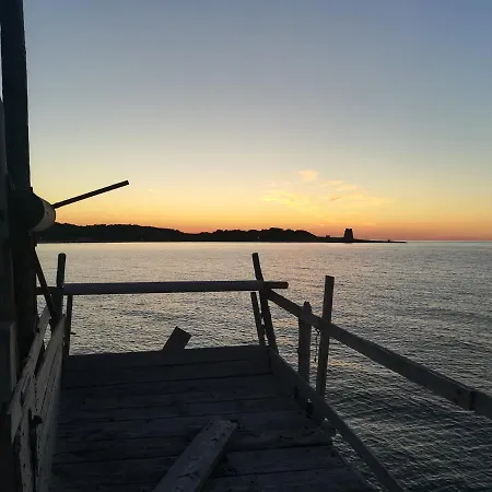 Sfinalicchio 3* فيستَ